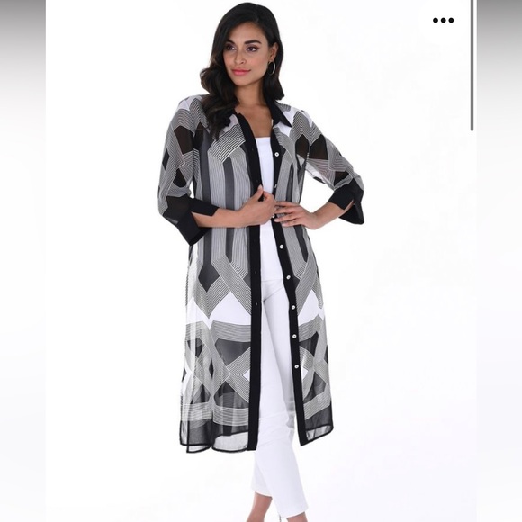 Frank Lyman abstract design long sheer cover button down - Picture 10 of 11